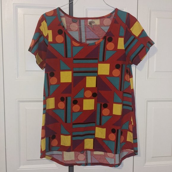 ๐ Fun, Geometric, Flowy Lularoe Top - Picture 1 of 6